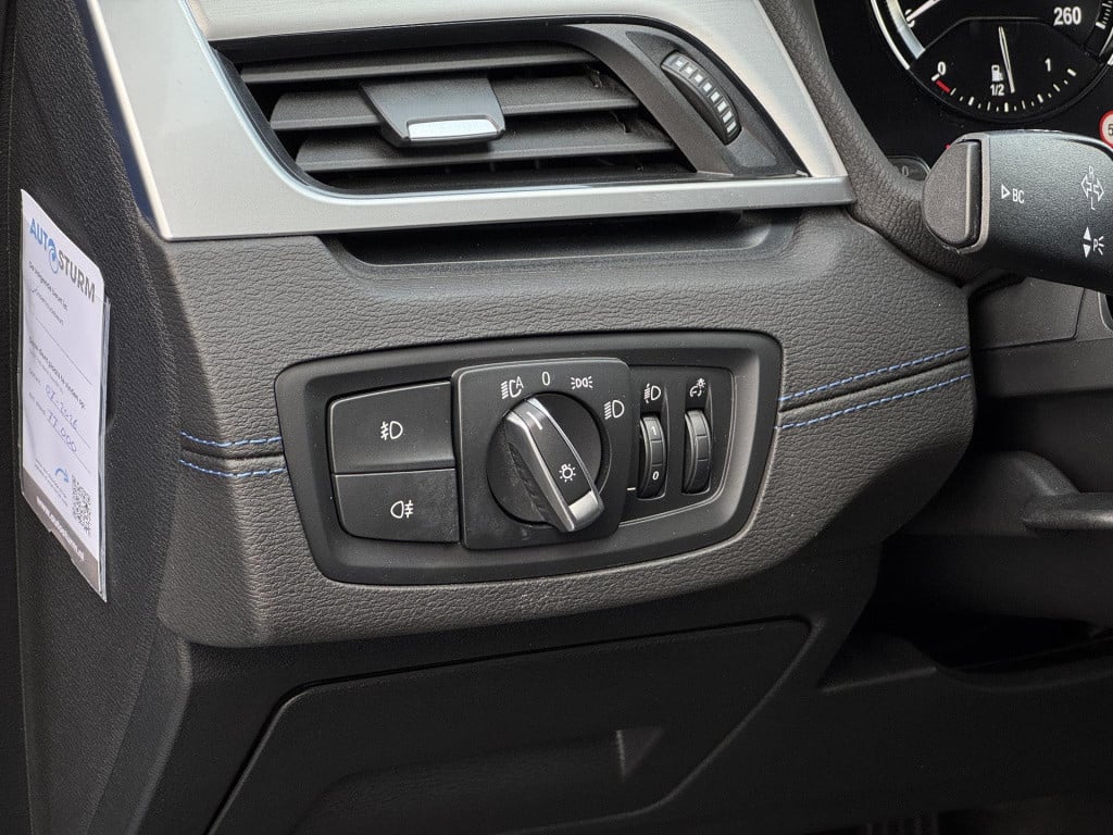 BMW X1 sdrive18i high executive m sport | trekhaak afneembaar | sportstoele