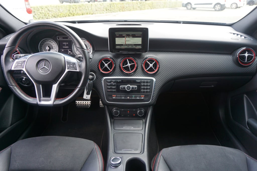 Mercedes-Benz A-Klasse 250 sport airco / navi / carplay / stoelverw. / crui