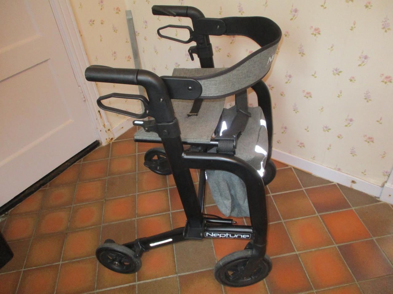 Prachtige Neptune rollator met rugband tas (hand / schoudertas)