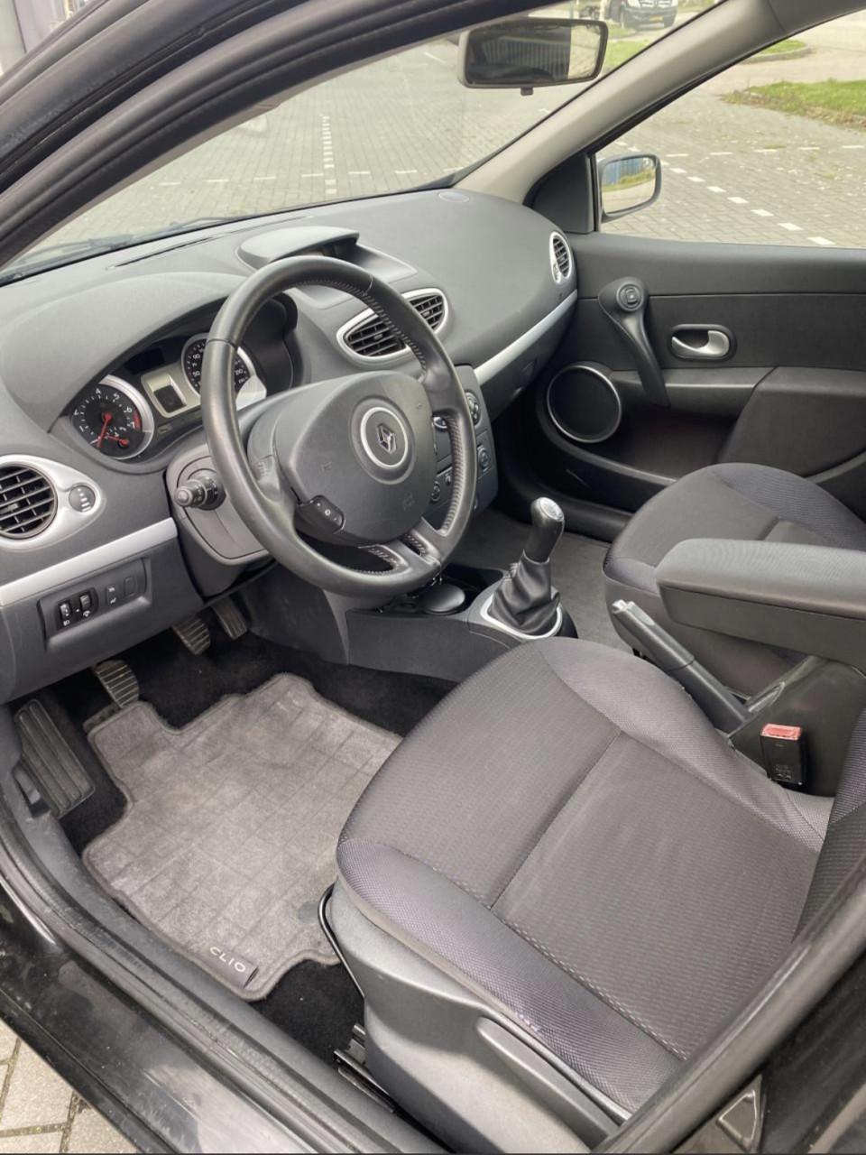 Renault Clio 1.2 TCE 100 Estate 2008 Zwart | 124.448 KM NAP | NIEUWE APK!