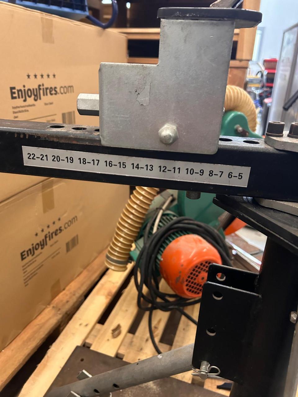 Banden demonteer machine voor fietsbanden en scooterbanden