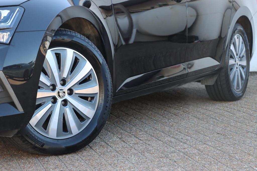 Skoda Superb combi 1.4 ehybrid style 218pk dsg6 | soh 93,1% | memory | stoe