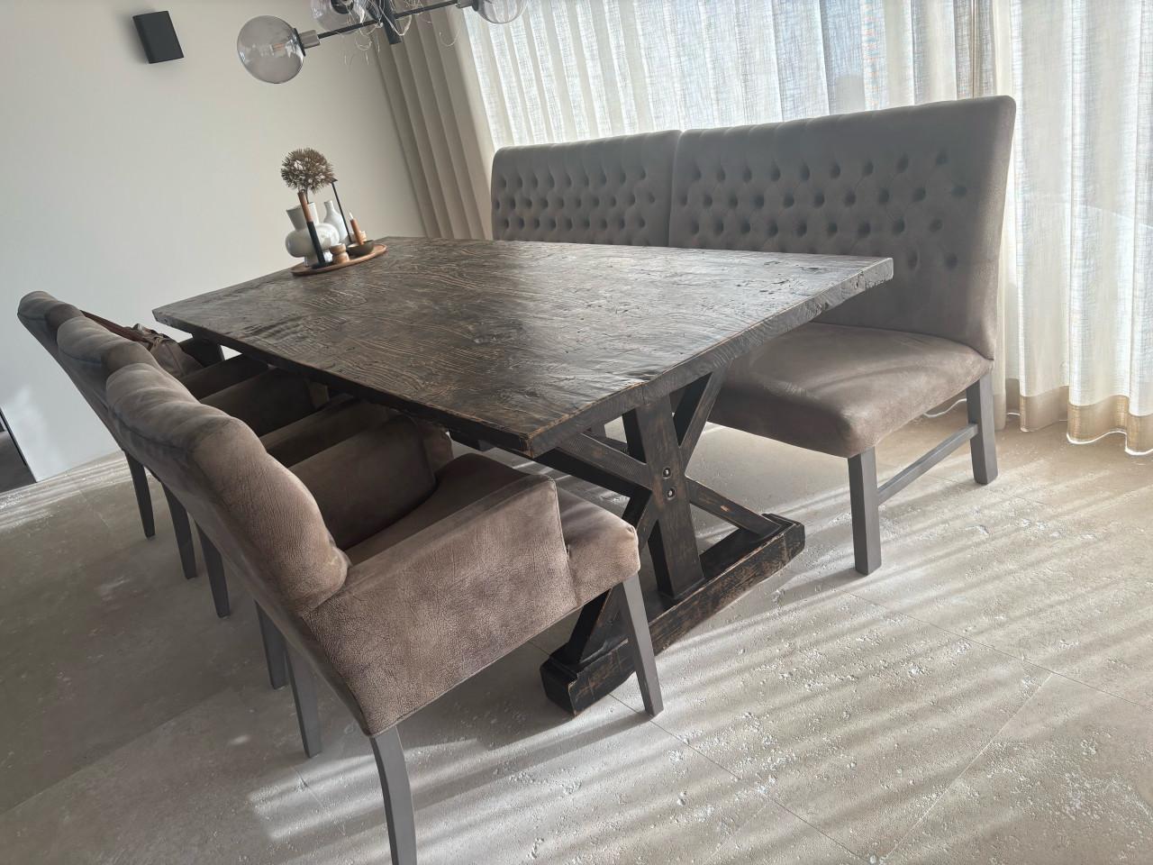 Nette eethoek 3 stoelen, 2 bankjes