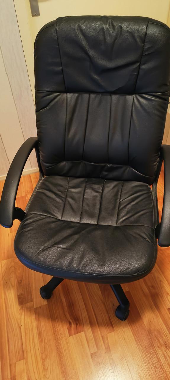 IKEA bureau + opbouw -wit gebeitst -155x135x65 cm