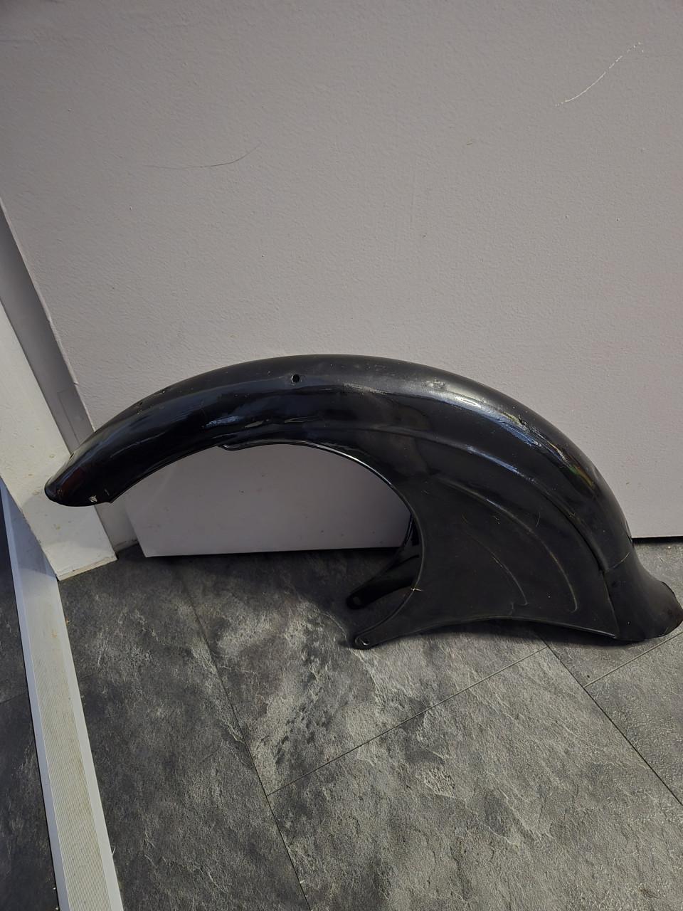 Voorspatbord Berini brommer m 21 Heeft wat kleine deukjes. Bieden mag.