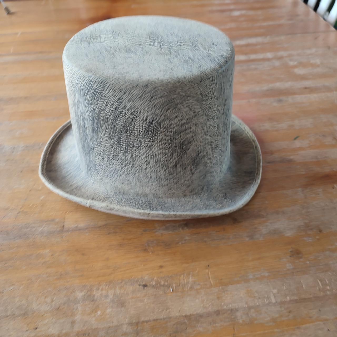 Hoge Hoed in nieuwstaat.