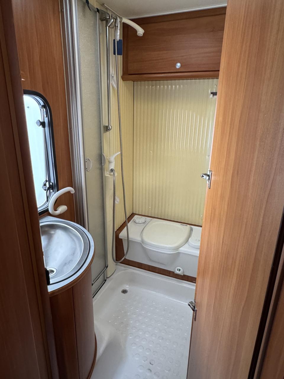 Dethleffs intergraal camper