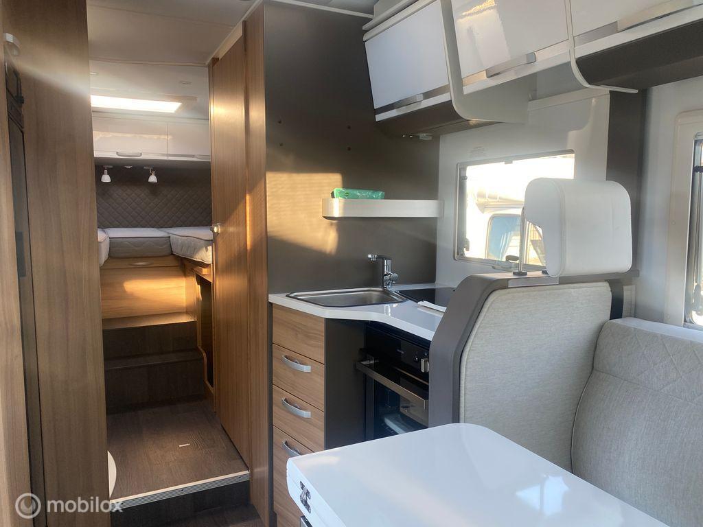 Adria Onbekend matrix 670dl