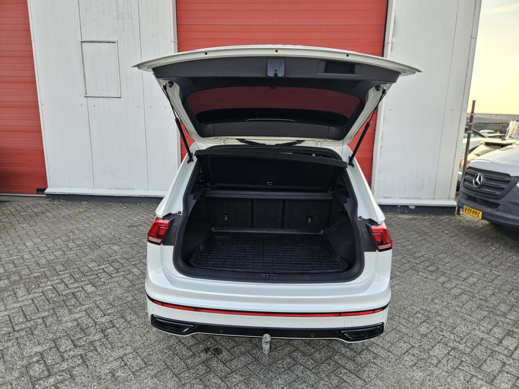 Volkswagen Tiguan 1.5 tsi r-line business+ | pano | elek. trekhaak rijklaar