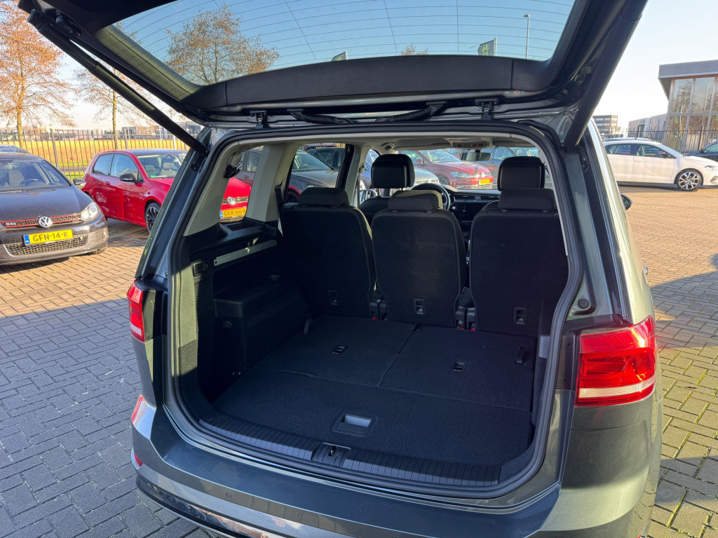 Volkswagen Touran 1.5 tsi highline business r 7p * navigatie * camera * car
