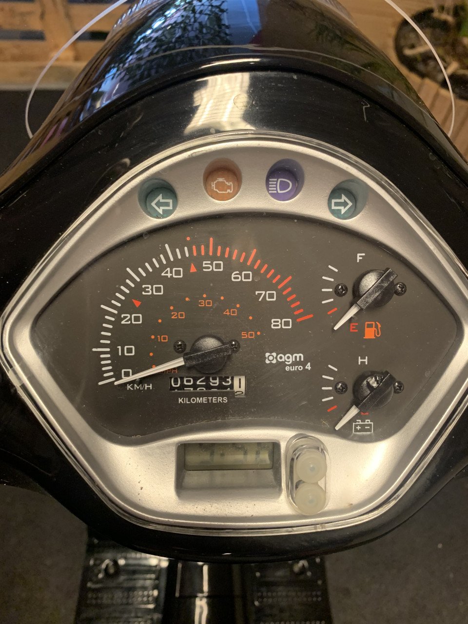 AGM VX 50 MET WINDSCHERM NU 950,= RIJKLAAR