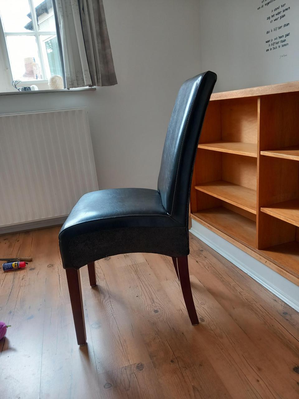6 stoelen GRATIS