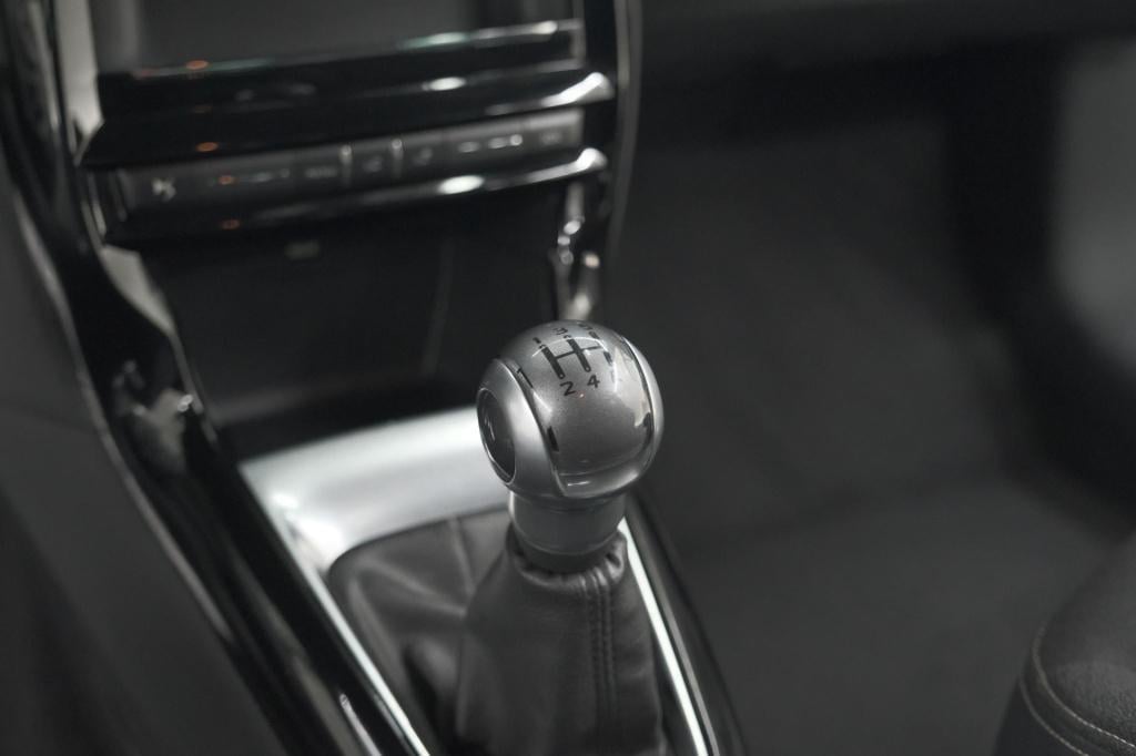 Ds Ds 3 puretech 110 so chic | camera | navigatie | parkeersensoren | clima