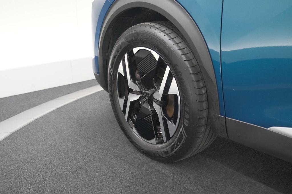 Peugeot 2008 puretech 100 allure | apple carplay | parkeersensoren | climat