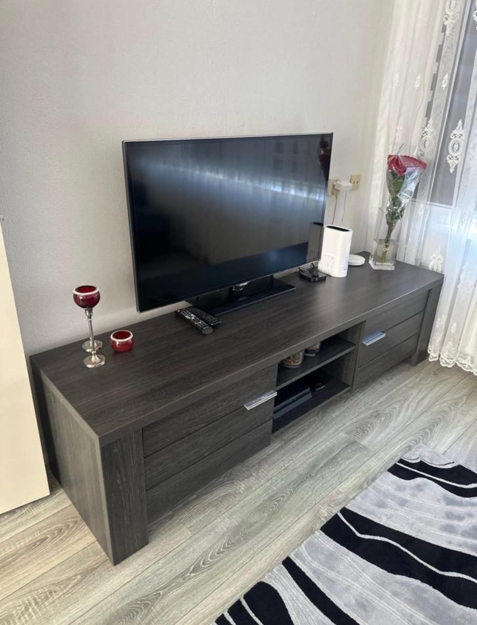 Complete Woonkamerset: TV-meubel, Dressoir, Vitrinekast