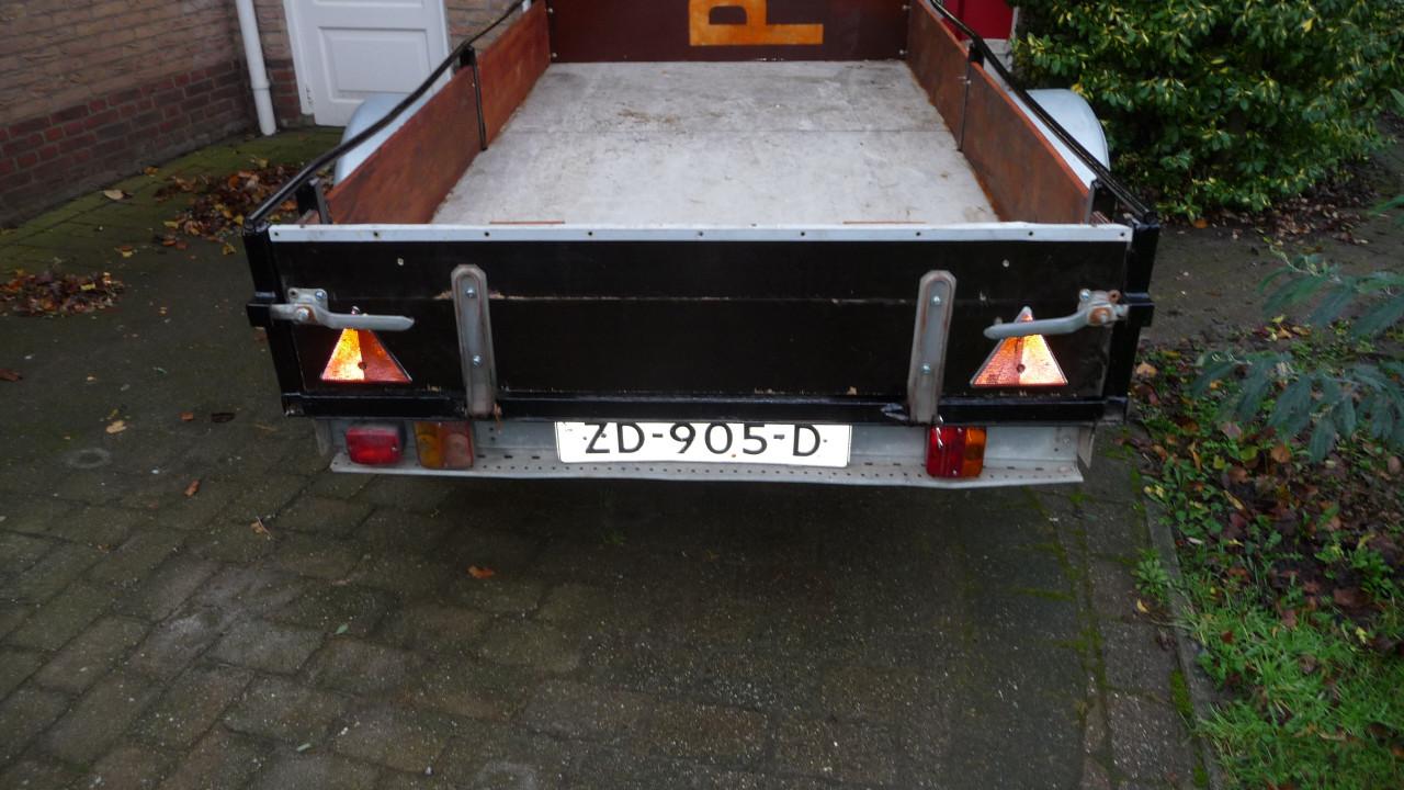TE KOOP GROTE ENKELASSER aanhanger 750 KG dus voor gewoon rijbewijs