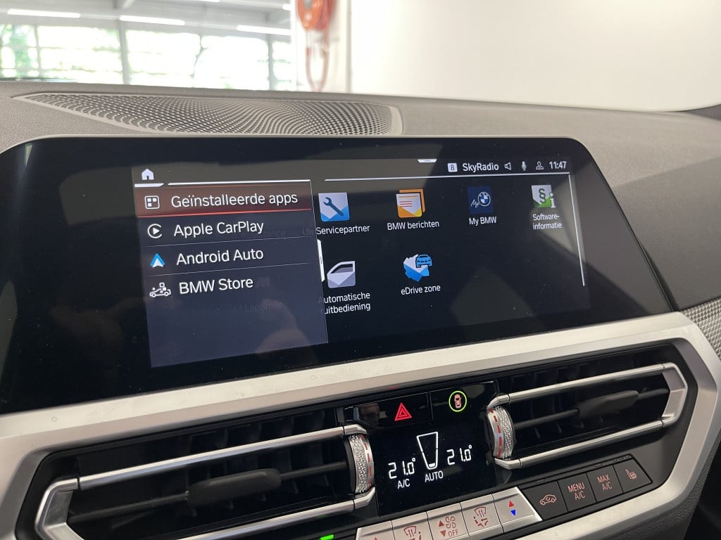 BMW 3-serie touring 330e xdrive m-sport | adaptief cc | panoramadak | trekh