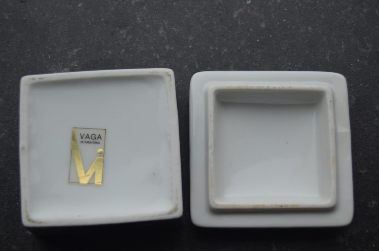 VAGA porseleinen bakje / doosje / dinges ipst.