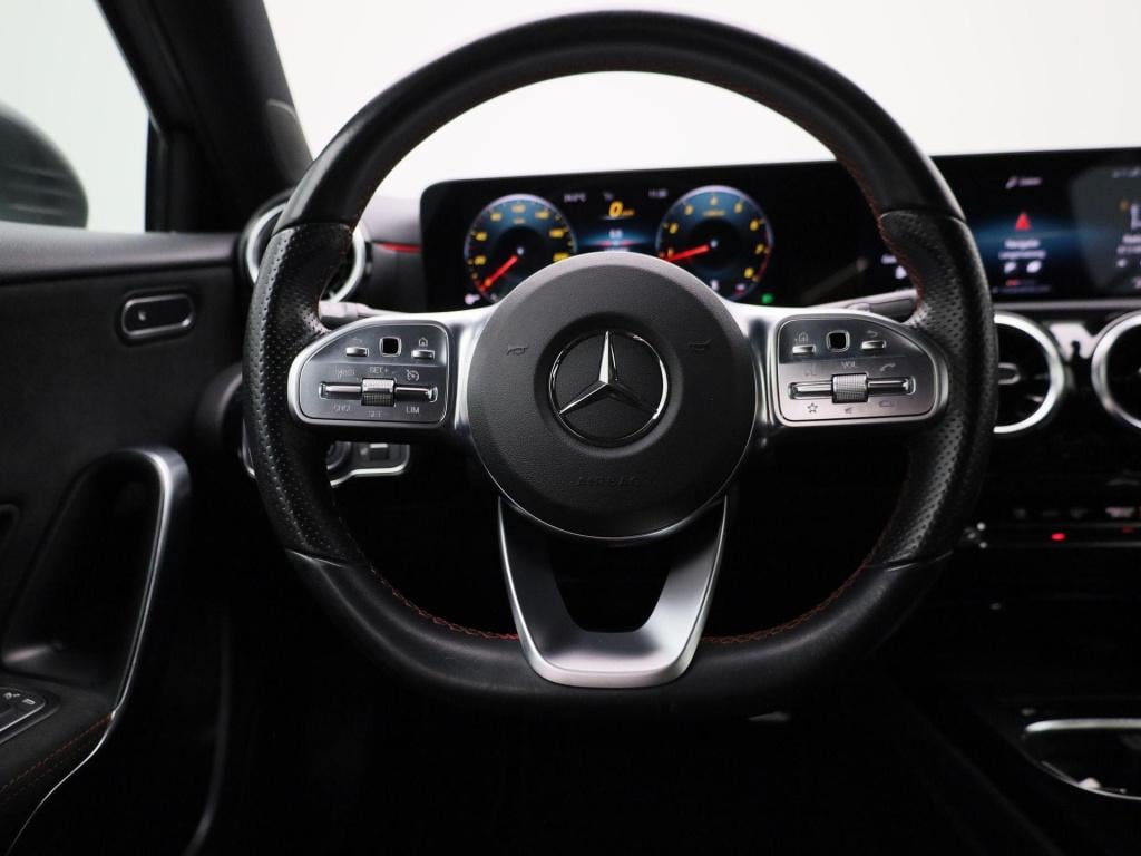 Mercedes-Benz A-Klasse 180 business solution amg | automaat | panorama dak 
