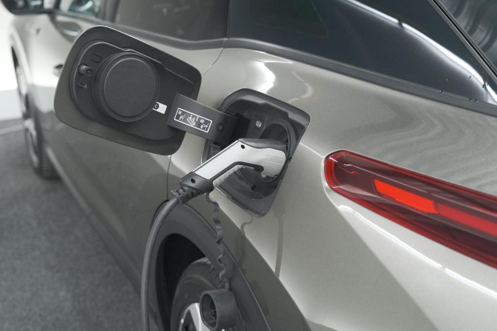 Citroen C5 X 1.6 plug-in hybrid 225 business | parkeersensoren | navigatie 