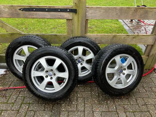 17 inch velgen Volvo xc60 winterbanden