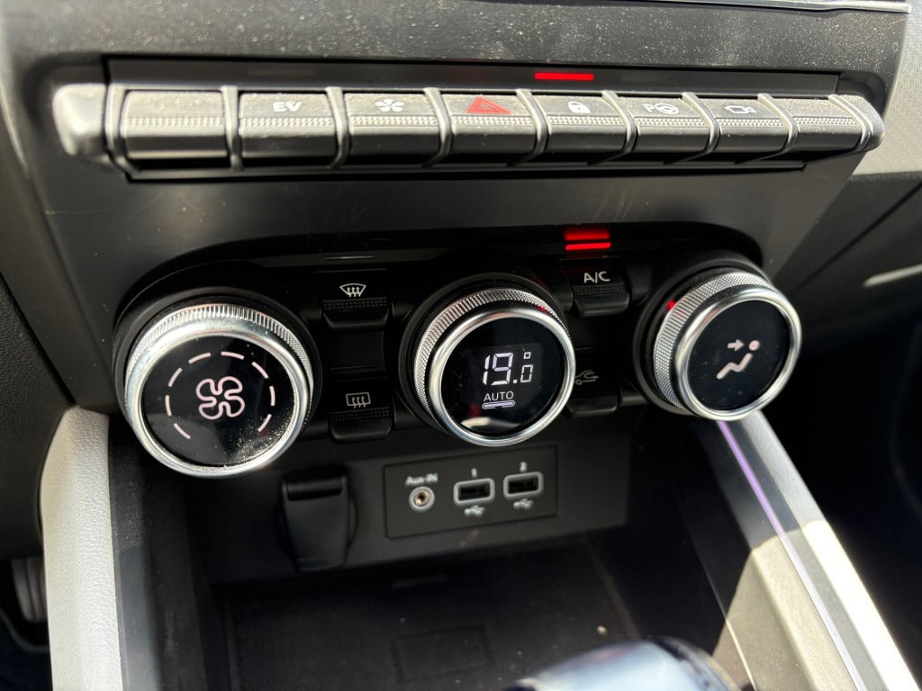 Renault Clio 1.6 e-tech hybrid 140 zen