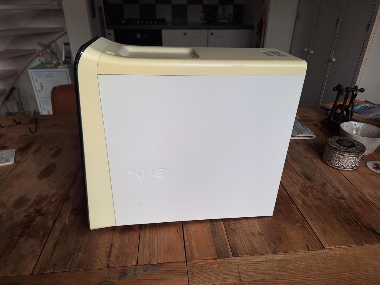 Gratis ruime PC kast zonder harde schijf