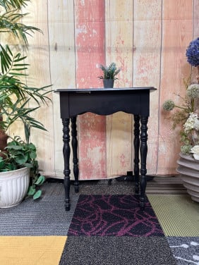 Brocante Bijzettafel met zijlade