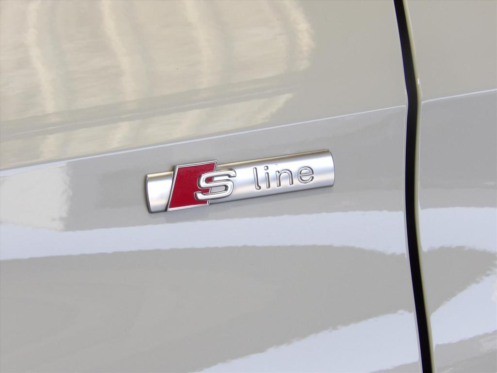 Audi A3 35 tfsi 150pk s tronic s line edition