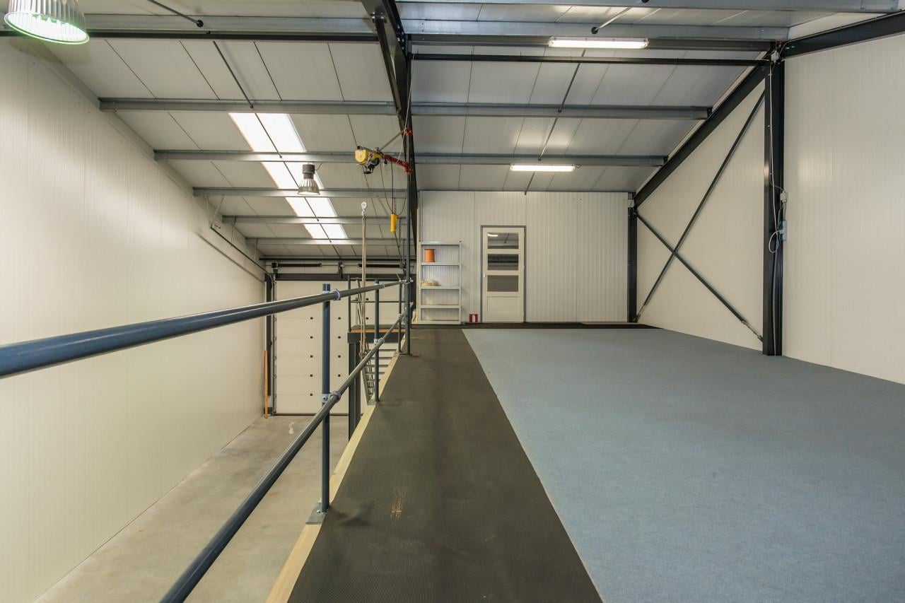 TE HUUR: Ruime loods - 200m2 - Bedrijventerrein Cruijckelcreke