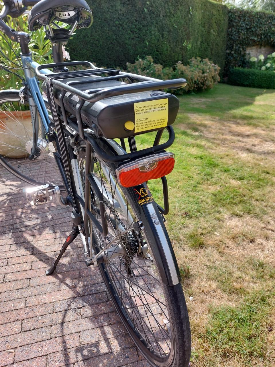 Electrische sportfiets en gratis fiets  mee te nemen.