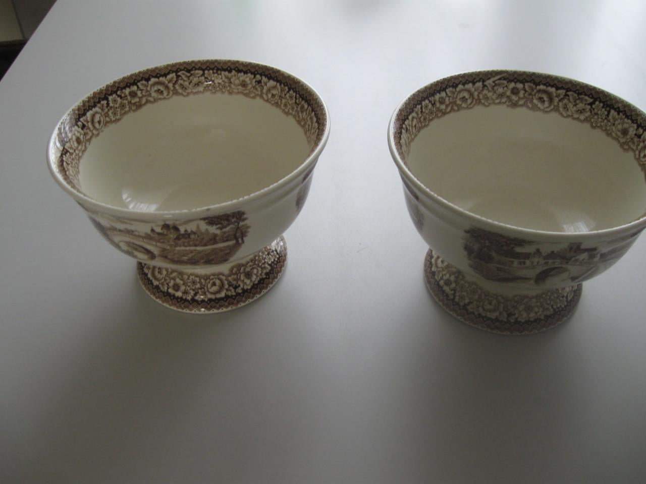 2 Aardewerk kabinet kommen