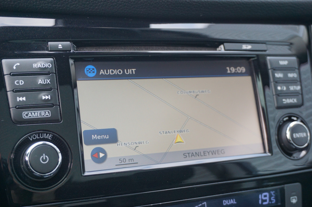 Nissan Qashqai 1.2 connect edition automaat climate / navi / 360 camera / c