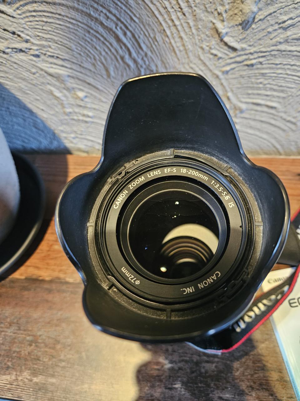 Canon EOS 600D spiegelreflexcamera met 18-200 mm lens