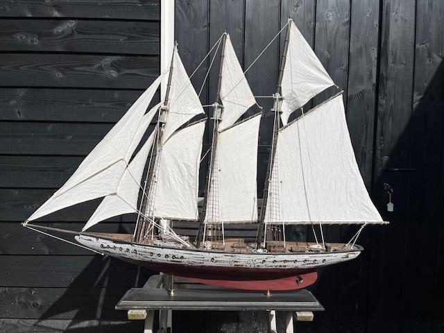 Groot model zeiljacht