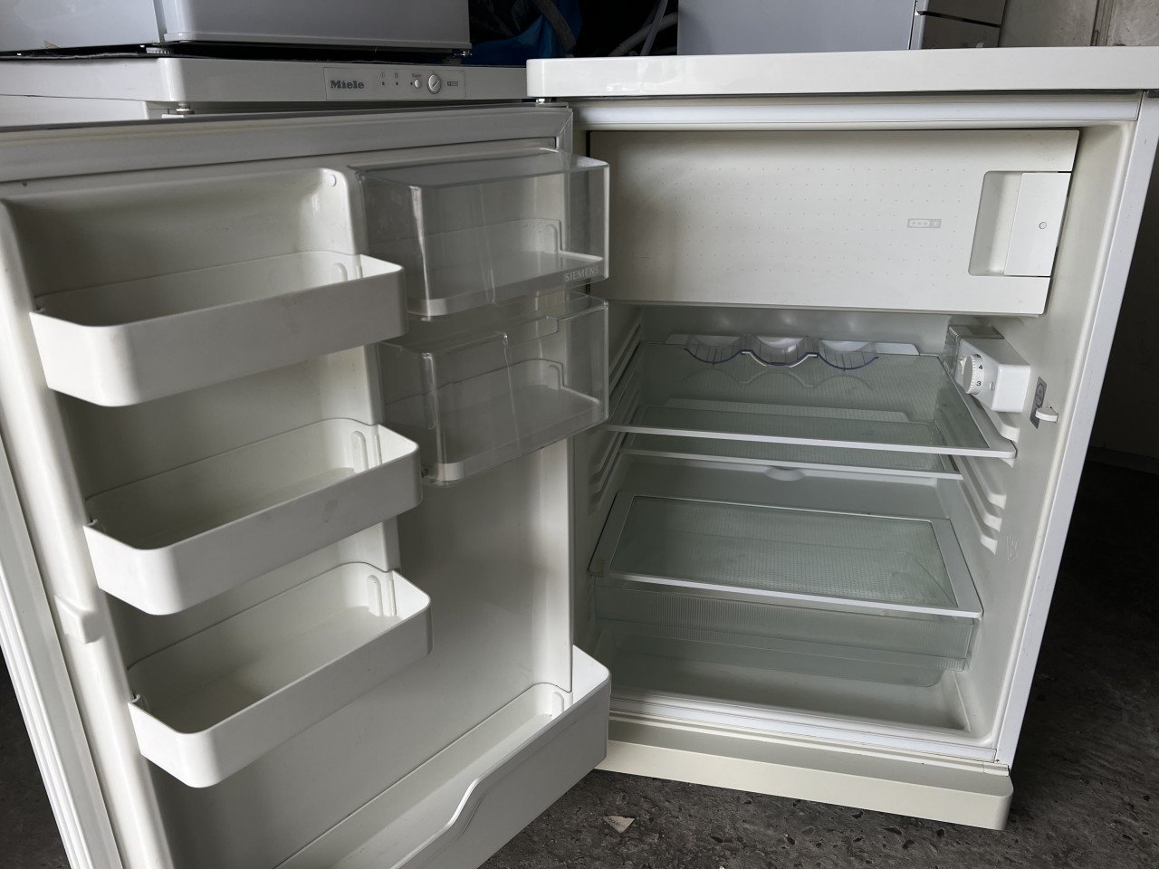 Siemens tafelmodel koelkast met vriesvak 85x55 cm. Als nieuw