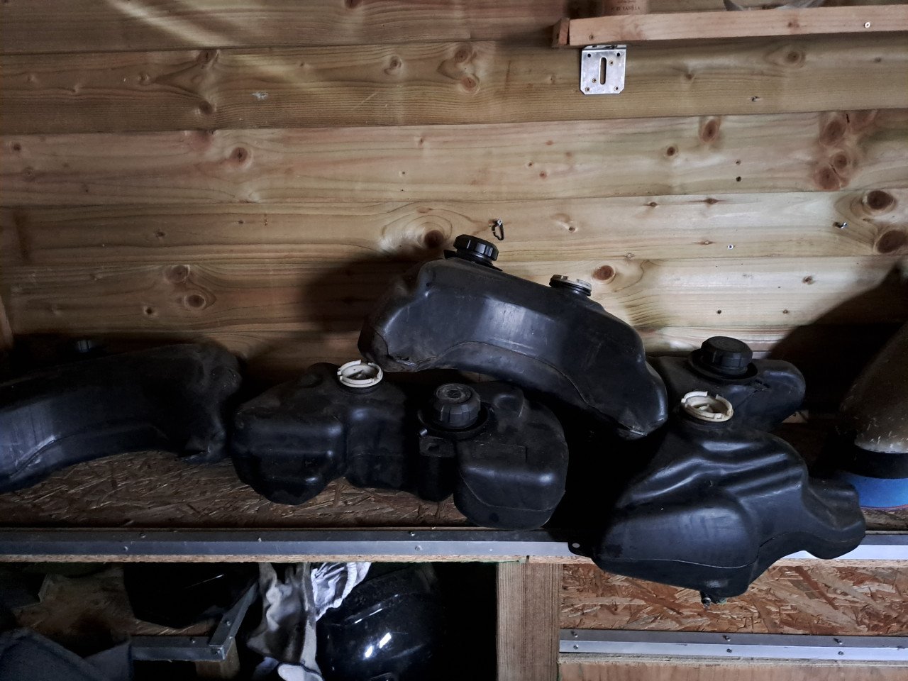 Te koop hele grote partij peugeot vivacity onderdelen