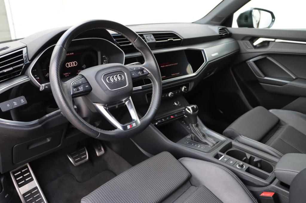 Audi Q3 45 tfsi e s edition 245pk s tronic | soh 99,7% |