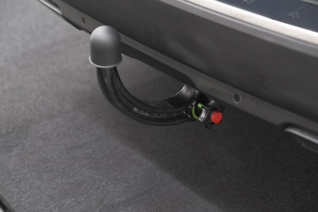 Peugeot 5008 puretech 130 eat8 crossway | trekhaak | camera | navigatie | a