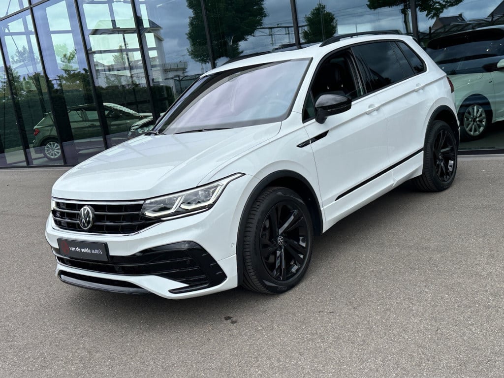 Volkswagen Tiguan 1.5 tsi 150pk dsg r-line blackstyle | panoramadak | trekh