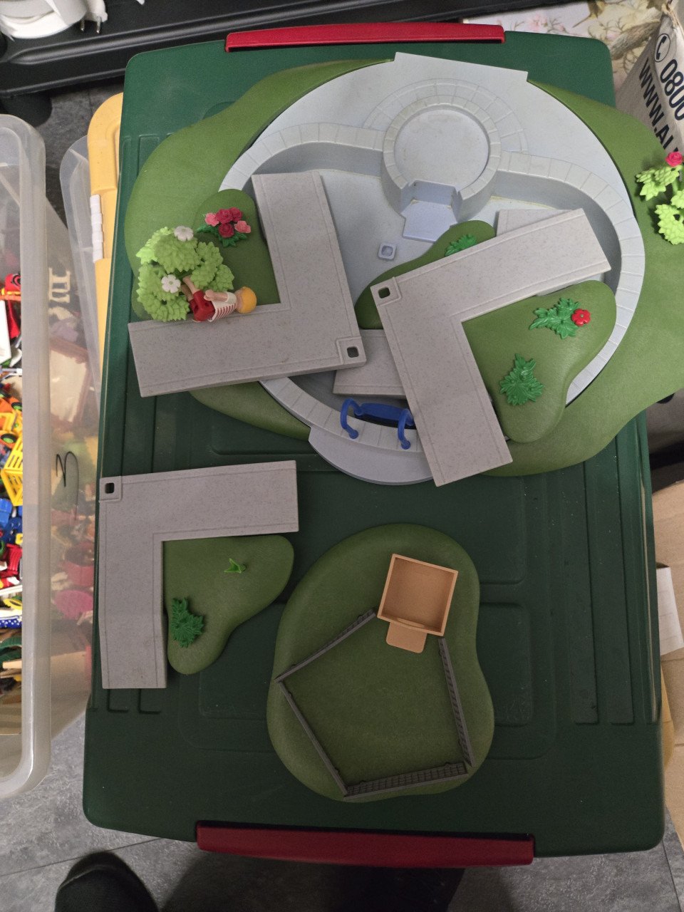 Megaveel Playmobile en Lego. Totaal ong 4 verhuisdozen vol. Ongesorteerd