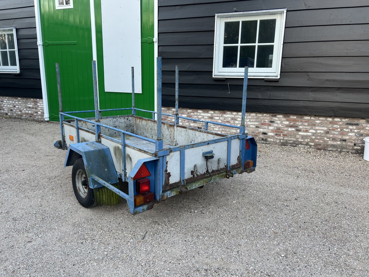 Kleine gebruikte aanhanger
