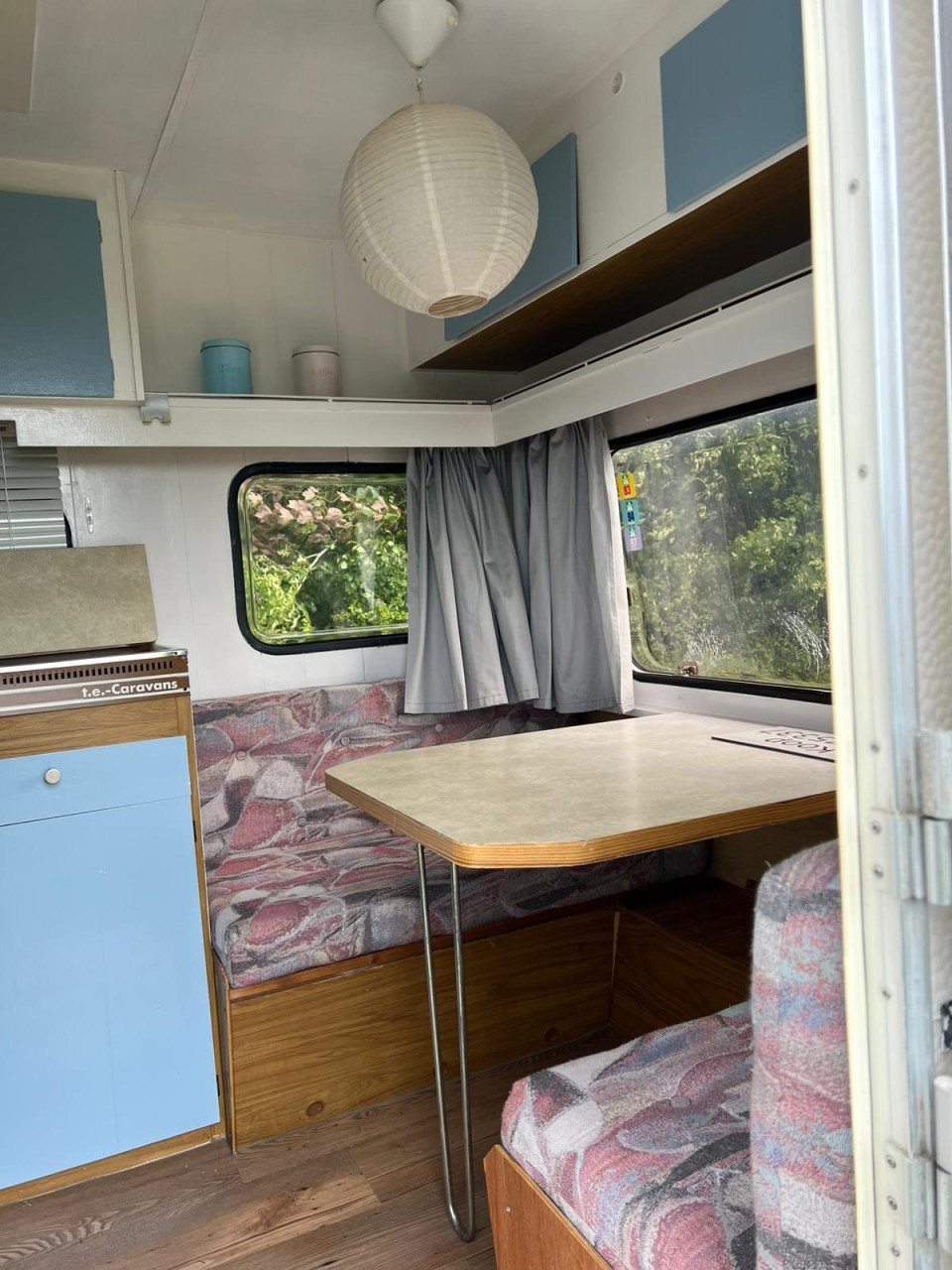 Retro King Caravan
