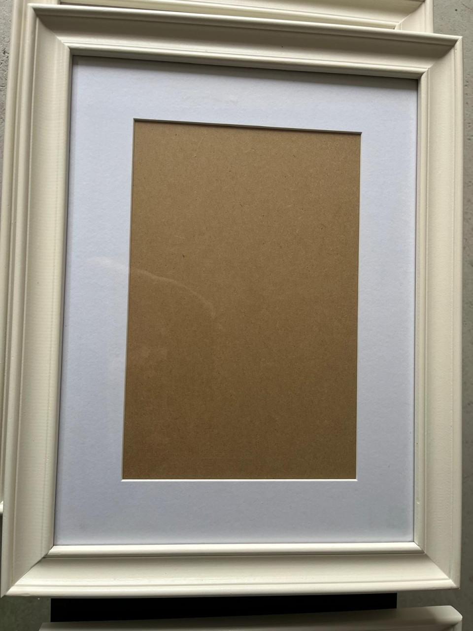 7 houten fotolijsten met glas / paspartout - VEERE