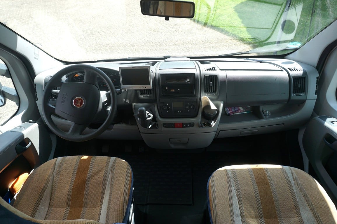 Dethleffs GlobeR A697 6 persoons 89000km 2009