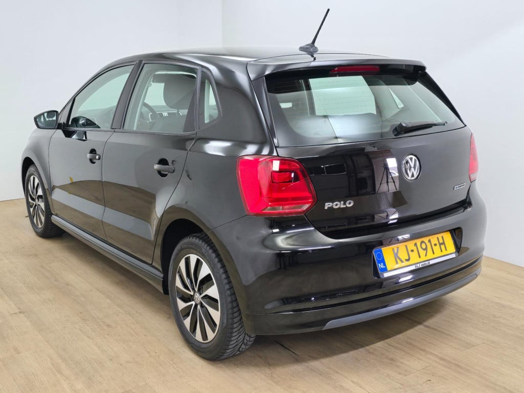 Volkswagen Polo occasion zwart 1.0 bluemotion uitvoering dus extra zuinig! 