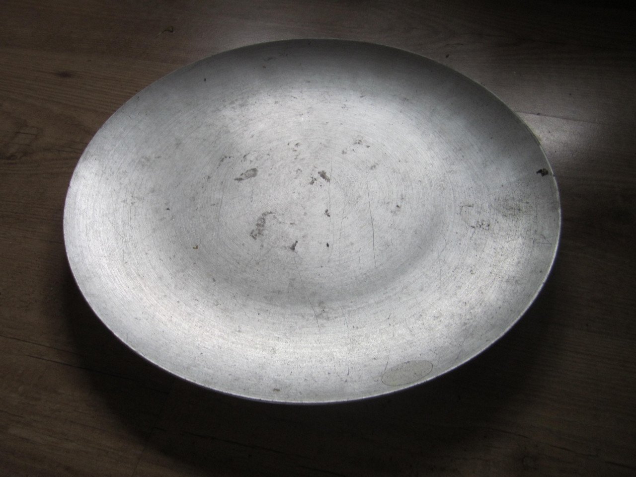 Metalen schaal Ø 32 cm.