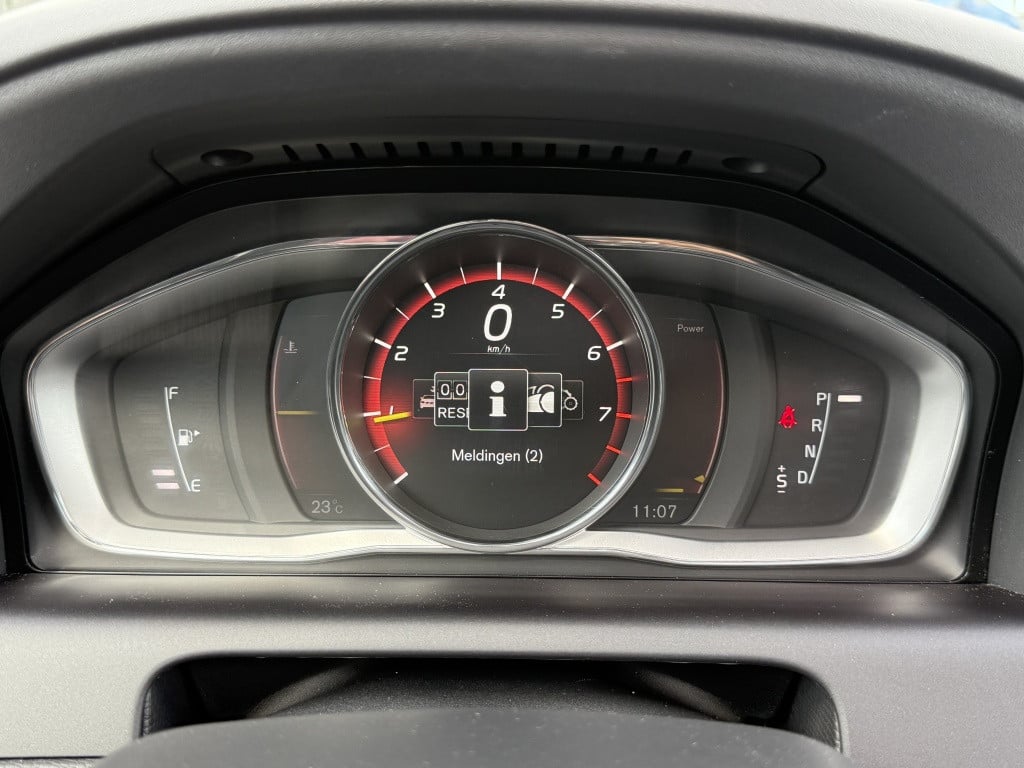 Volvo XC60 t5 245pk aut6 polar+ luxury| panodak| trekhaak| standkachel| ca