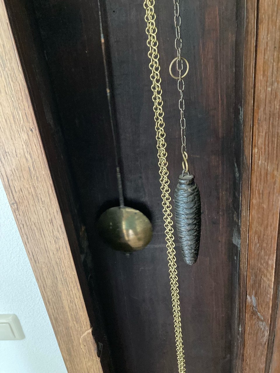 Te koop in Terneuzen oude nog goed werkende staande klok.