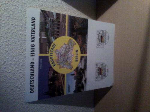 Postbladen van Berlijn van 1990 met twee Postzegels